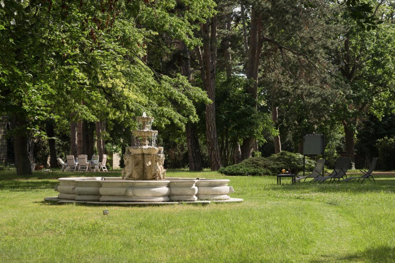 Schlosshotel Zum Markgrafen Кведлинбург Екстериор снимка