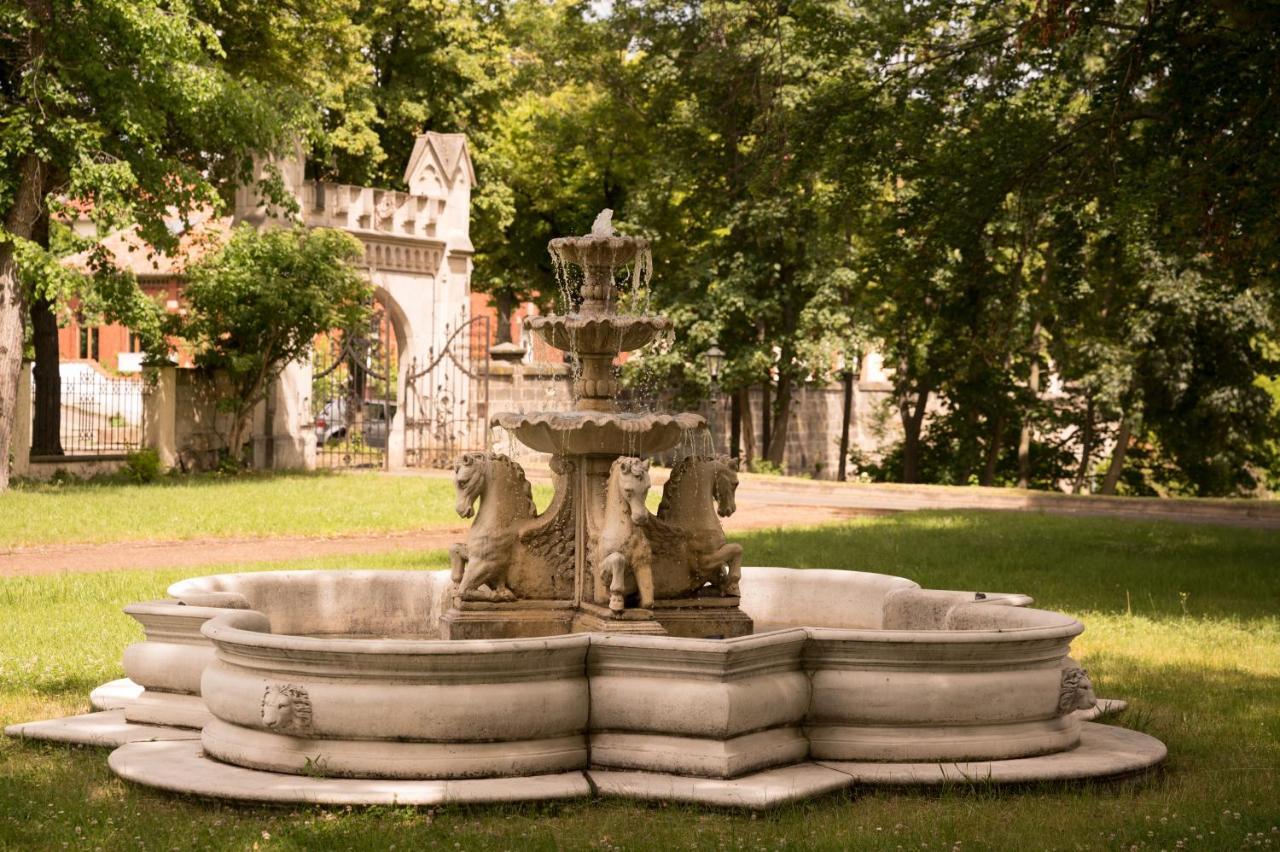 Schlosshotel Zum Markgrafen Кведлинбург Екстериор снимка