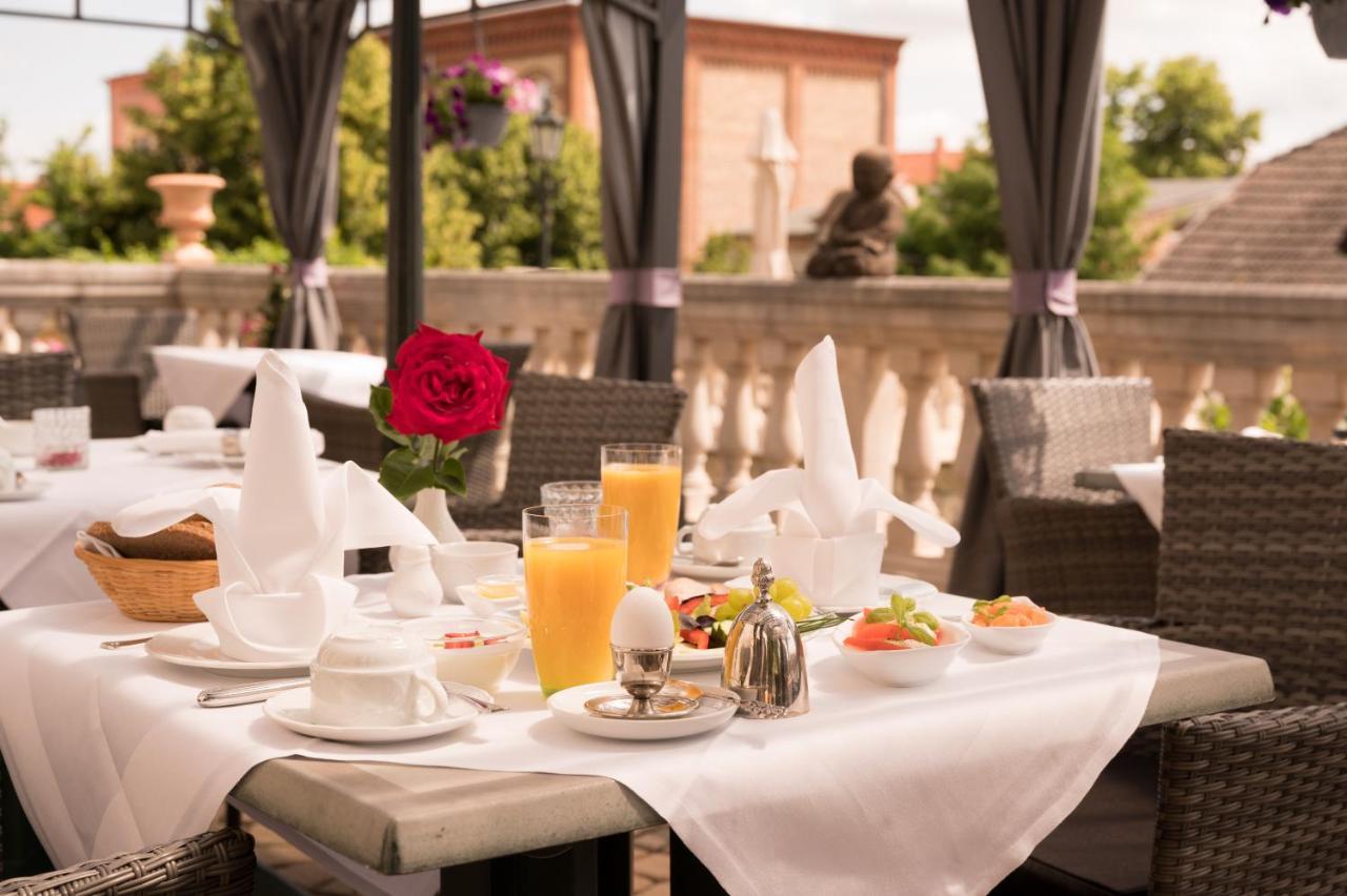 Schlosshotel Zum Markgrafen Кведлинбург Екстериор снимка