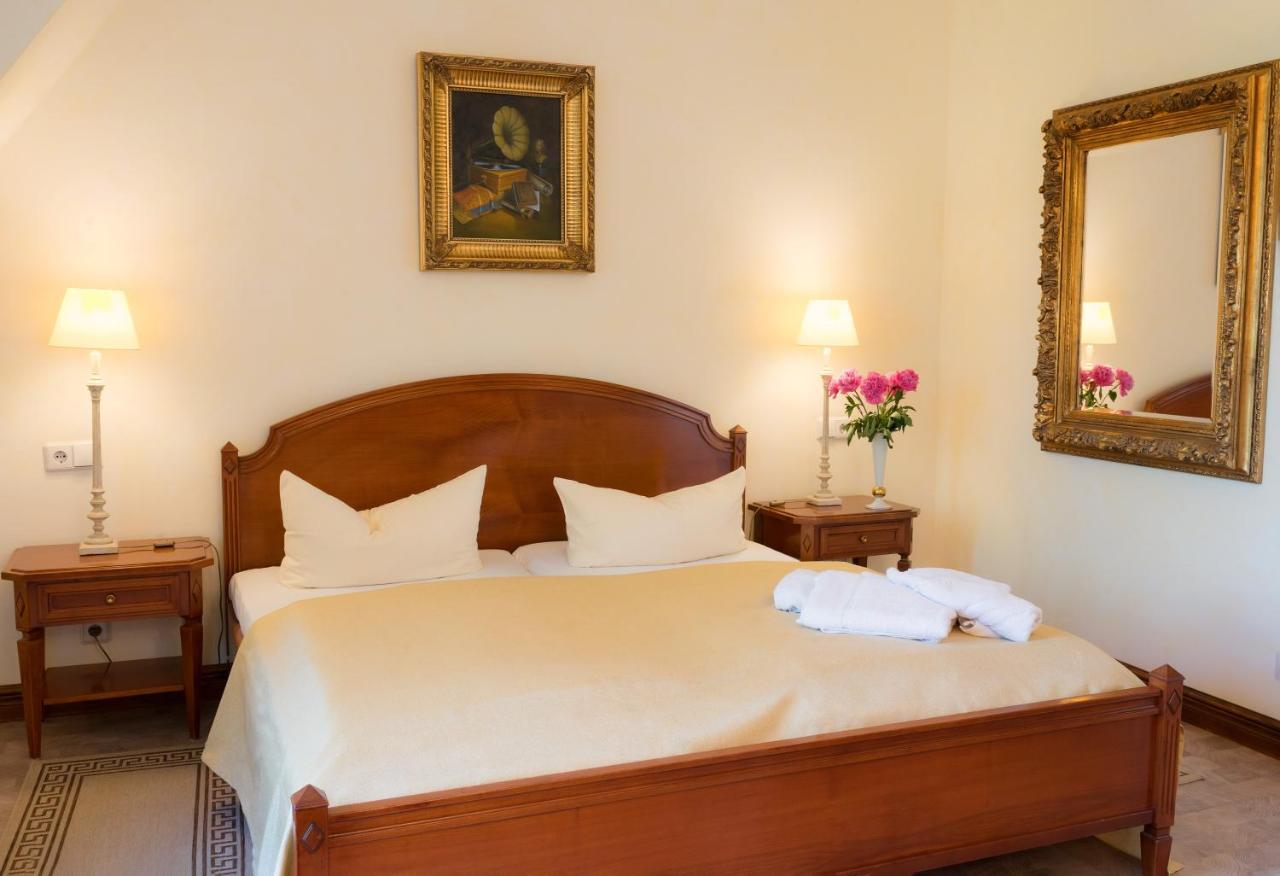 Schlosshotel Zum Markgrafen Кведлинбург Екстериор снимка