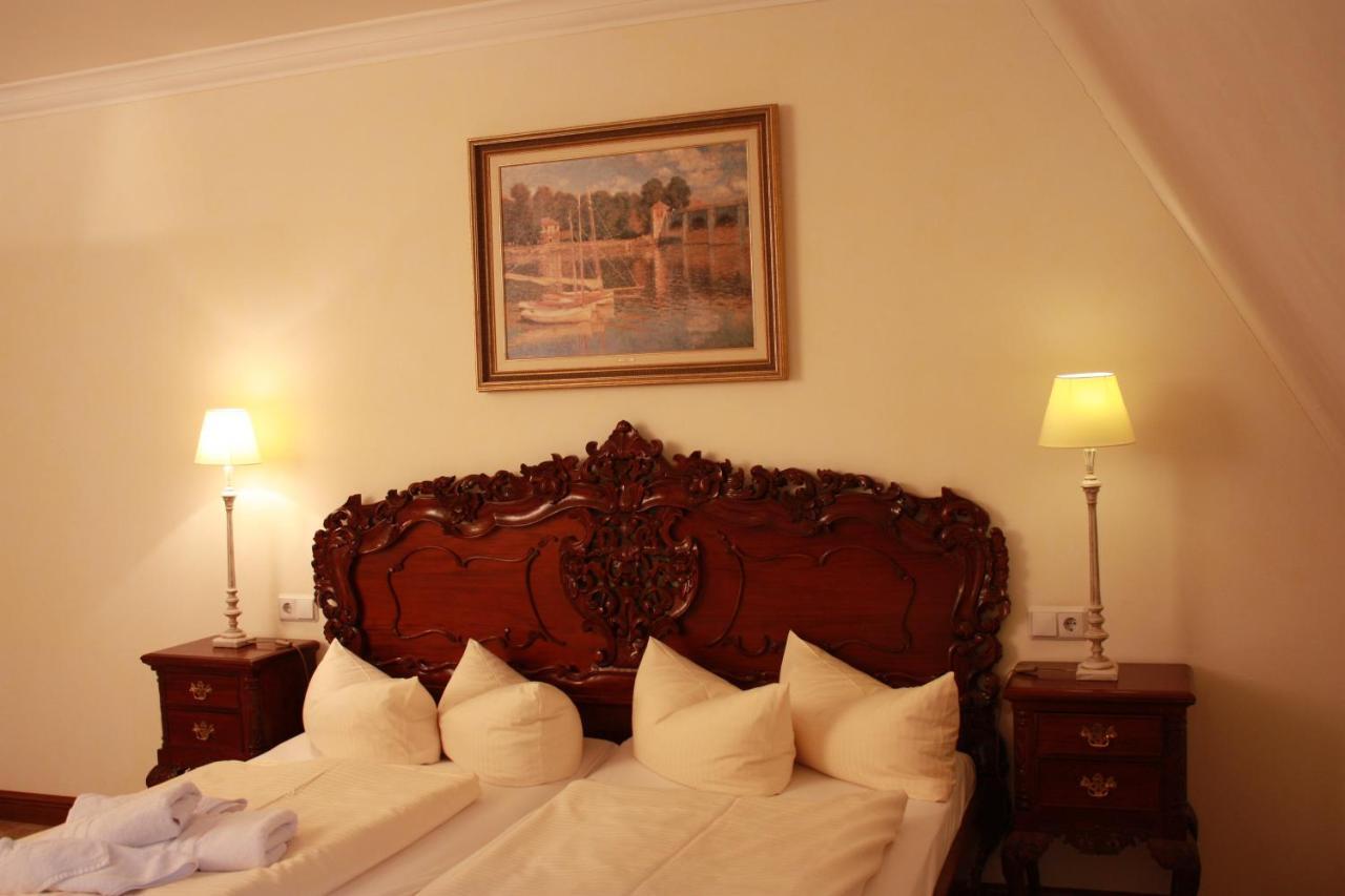 Schlosshotel Zum Markgrafen Кведлинбург Екстериор снимка